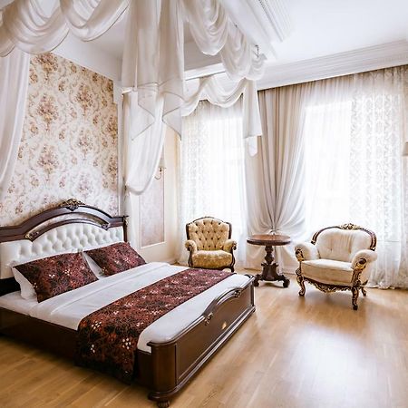 Romari Проспект Свободи 31 Leópolis Exterior foto