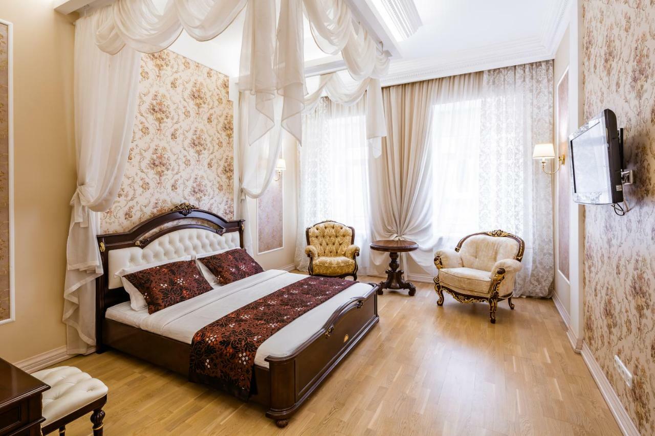 Romari Проспект Свободи 31 Leópolis Exterior foto